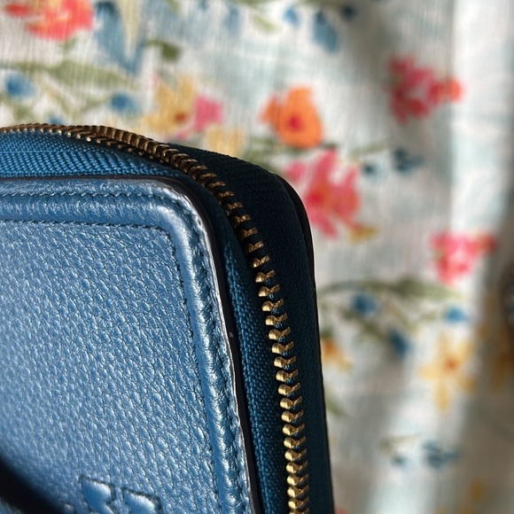 Tory Burch Blue Leather Zipper Wallet - Picture 8 of 11
